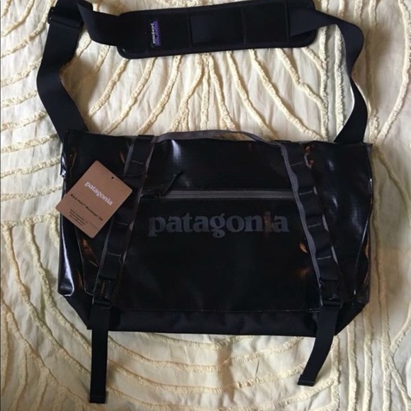 patagonia messenger bag 24l